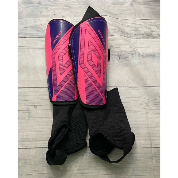NEW! NWT Pink Umbro Soccer Girl Shin Guards, Size Small - Picture 1 of 5